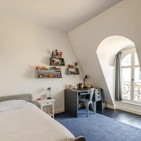 Veeve - Artistic Elevation Apartment Paris