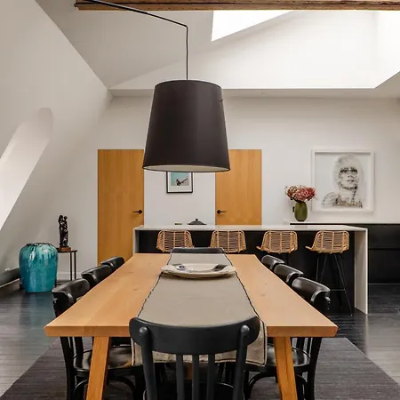 Veeve - Artistic Elevation Apartment Paris