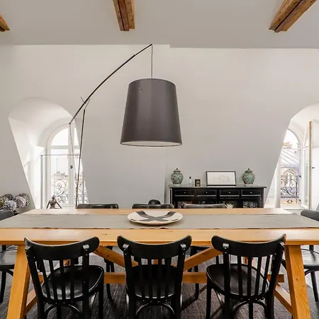 Veeve - Artistic Elevation Apartment