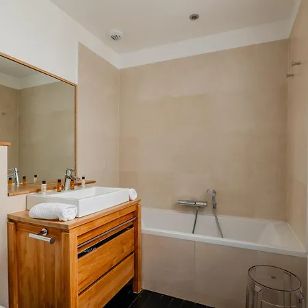 Veeve - Artistic Elevation Appartement Parijs